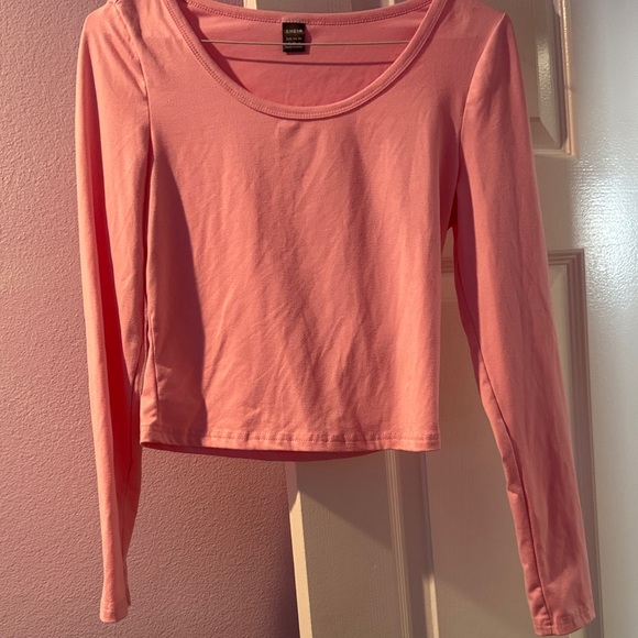 SHEIN Tops - SHEIN Coral Pink Scoop Neck Long Sleeve Crop Top